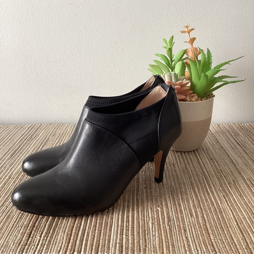 Taryn Rose Shoes Black Leather Zip Ankle Bootie Heels Size 6.5 - Picture 3 of 7